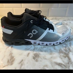 Cloudflow M Black | White 10